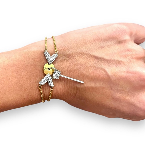 NIB Louis Vuitton Essential V Bracelet M67314 - Picture 4 of 15